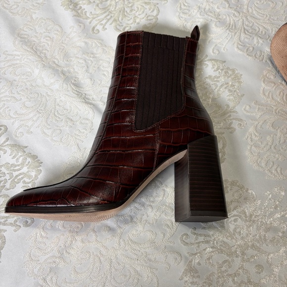 Deltan Mahogany Brown Crocodile Embossed Leather Block Heel Boots Size 7.5 - Picture 6 of 11